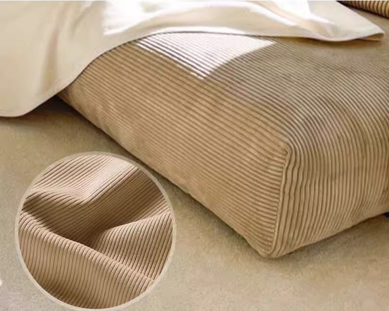 A Light Luxury Lazy Sofa Un sofá perezoso de lujo ligero