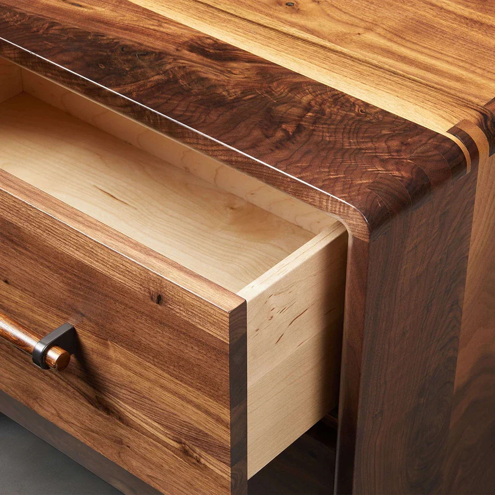 Mesa de cama de madera maciza de estilo francés