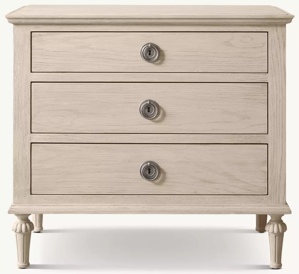 Rattan y madera cerrada de noche