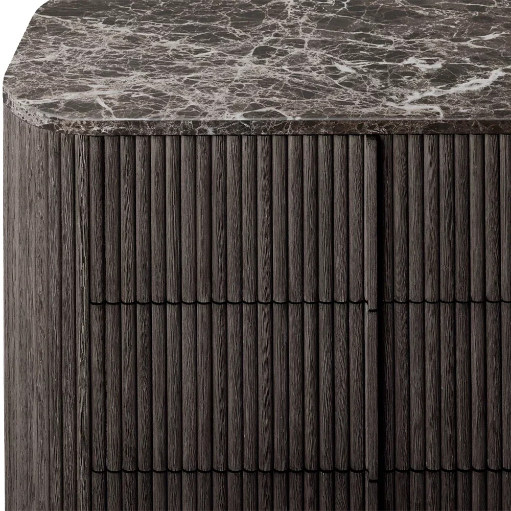 Gabinete de exhibici&oacute;n de color negro de roble