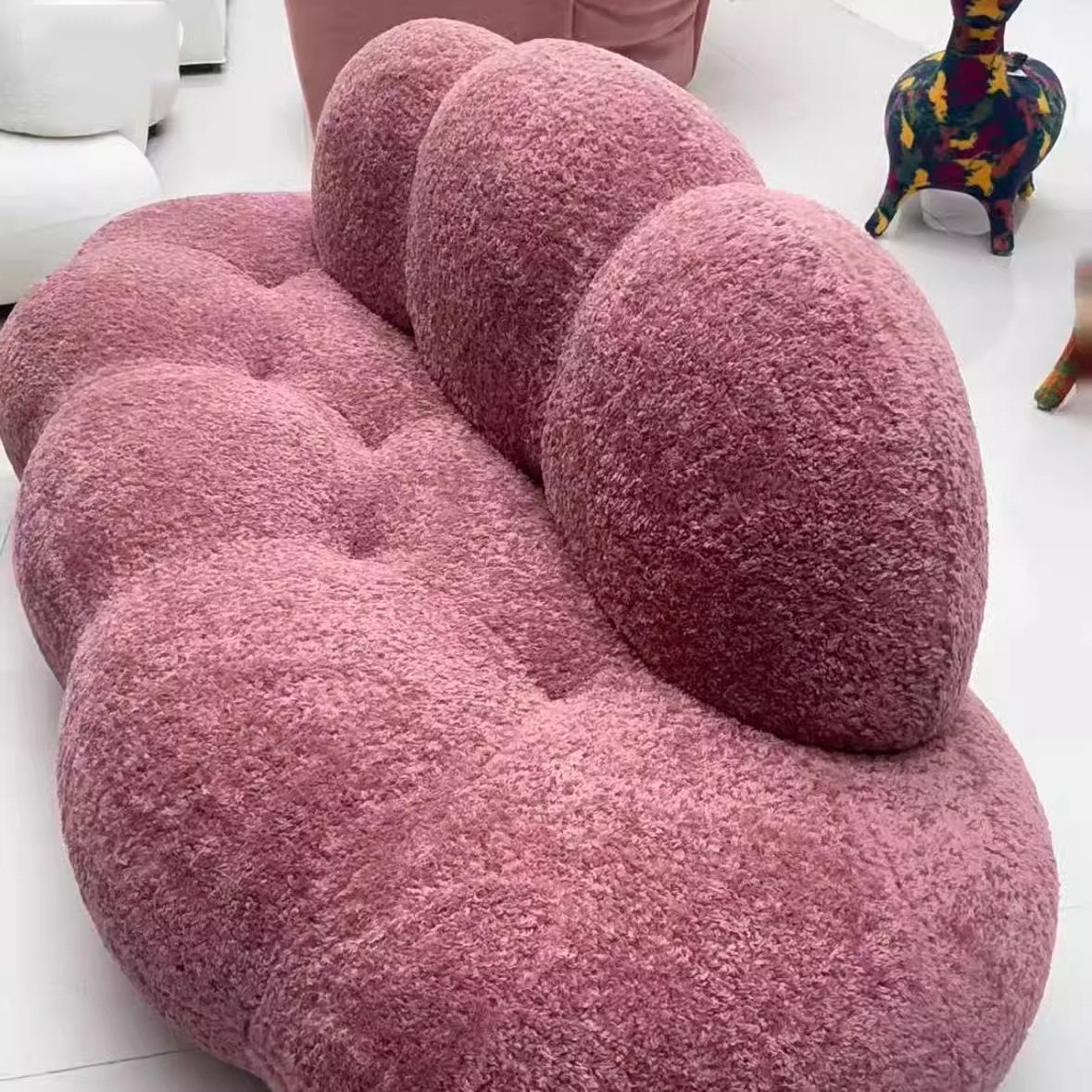 Sofá de lana de alpaca en forma de nube