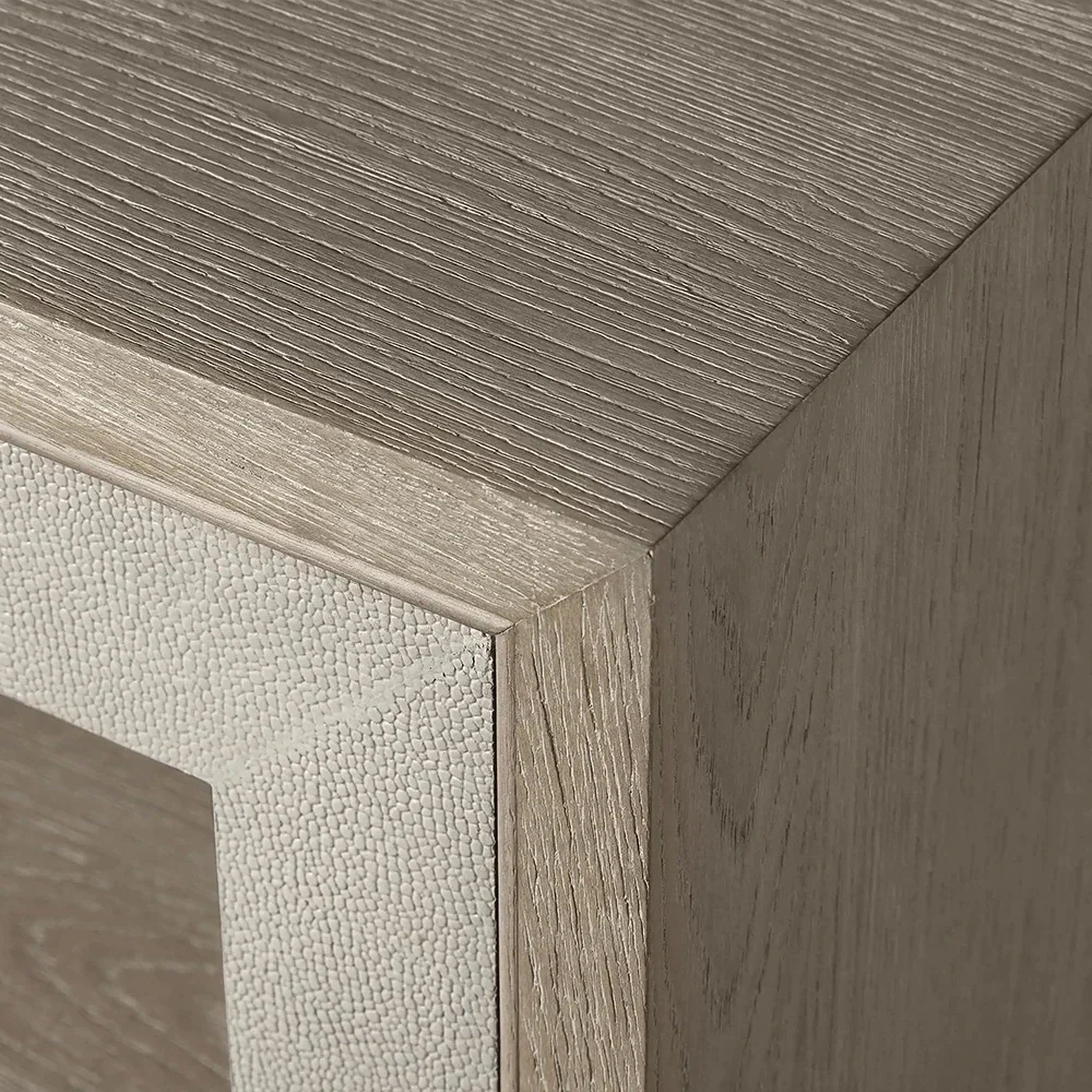  Gabinete de dos puertas con puertas de vidrio