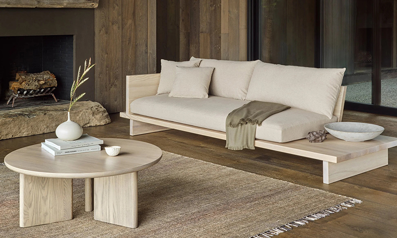 El sof&aacute; de madera maciza es una adici&oacute;n atemporal y lujosa a cualquier sala de estar. Hecho a mano de madera maciza de alta calidad, este sof&aacute; combina durabilidad, comodidad y estilo para crear un punto focal en su espacio vital. 