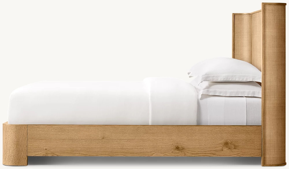 El lado de la cama de madera maciza
