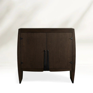 Oak artístico - Gabinete de acento de acabado con diseño arqueado