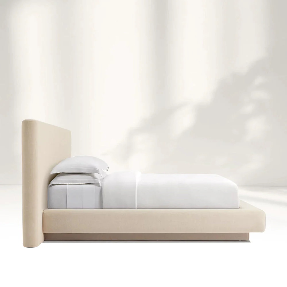 Cama beige de textura suave contemporánea
