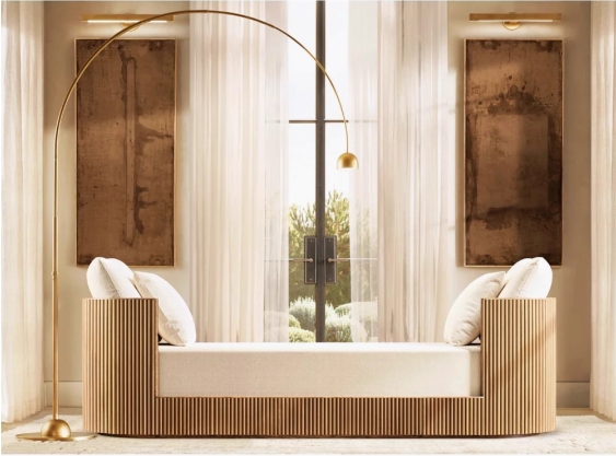 Tablero de sala de estar francés al final de la cama