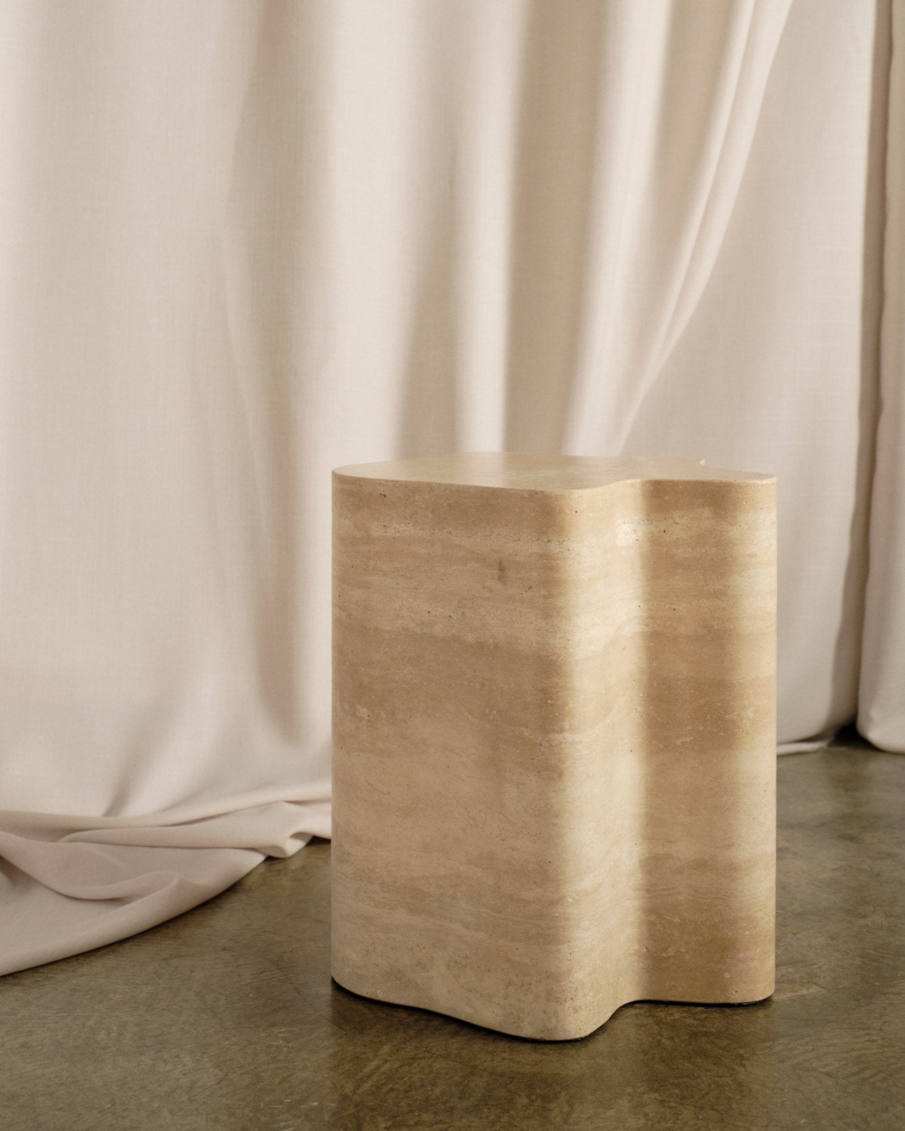 Mesa lateral de corteza de árbol