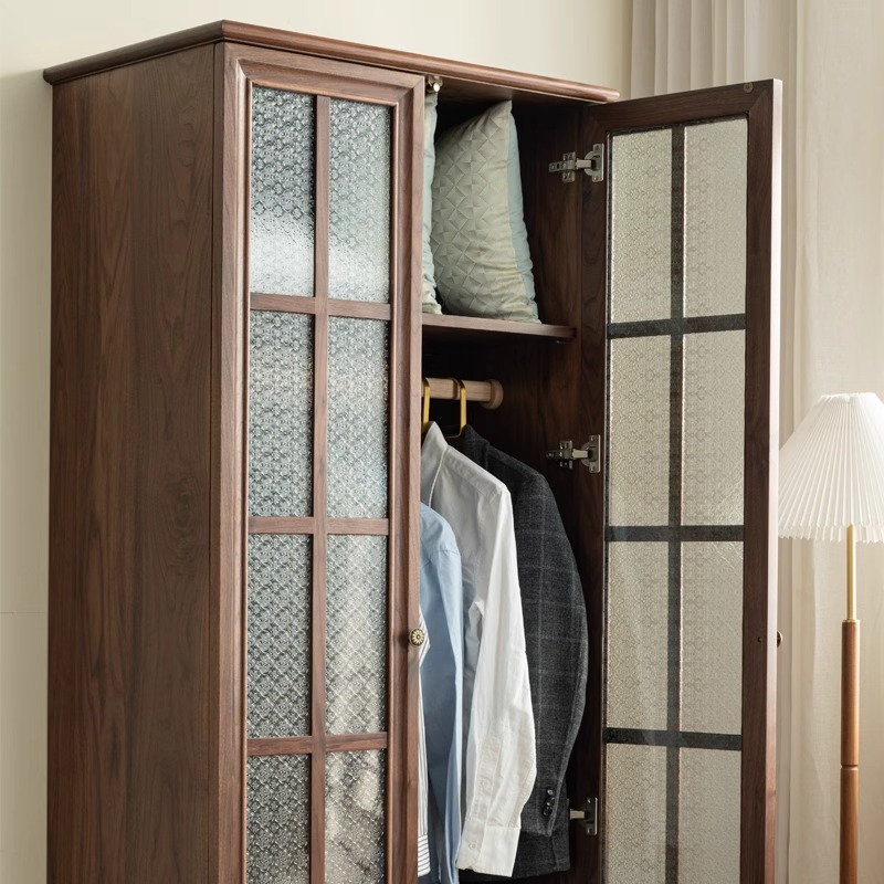 Armario de madera de nogal negro