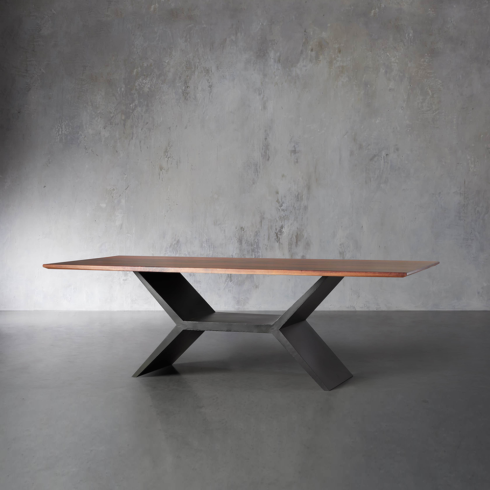 Mesa de comedor de madera maciza