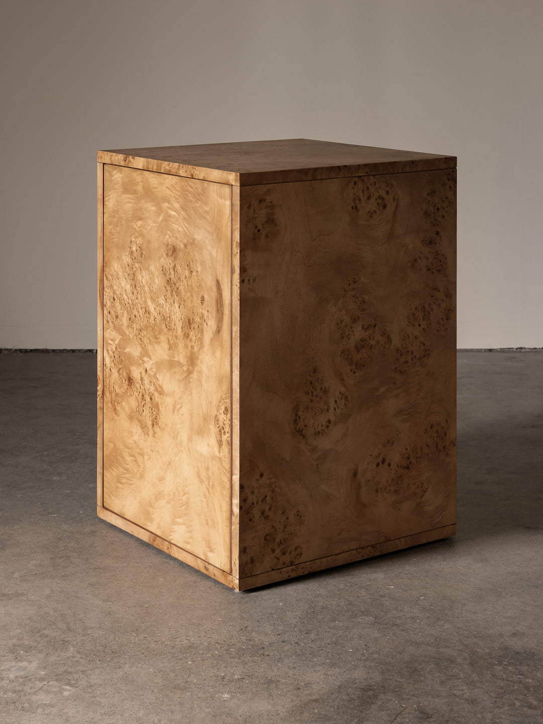 Natural Burl - Gabinete de pie estampado