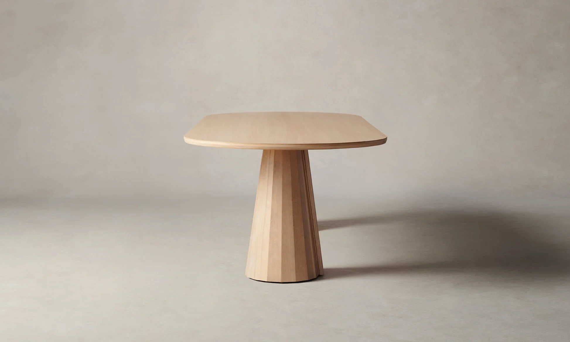 Mesa de comedor ovalado de Finnley Oak