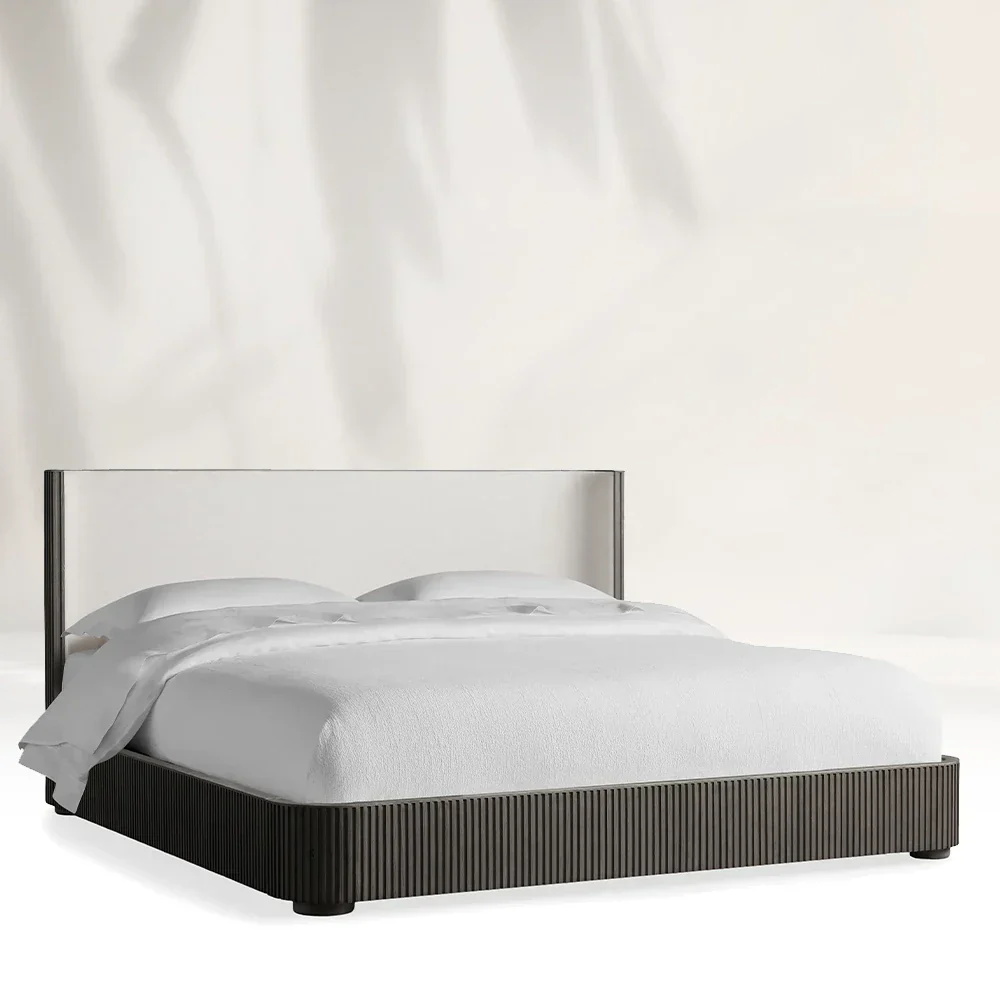 Cama de madera maciza de Finnley
