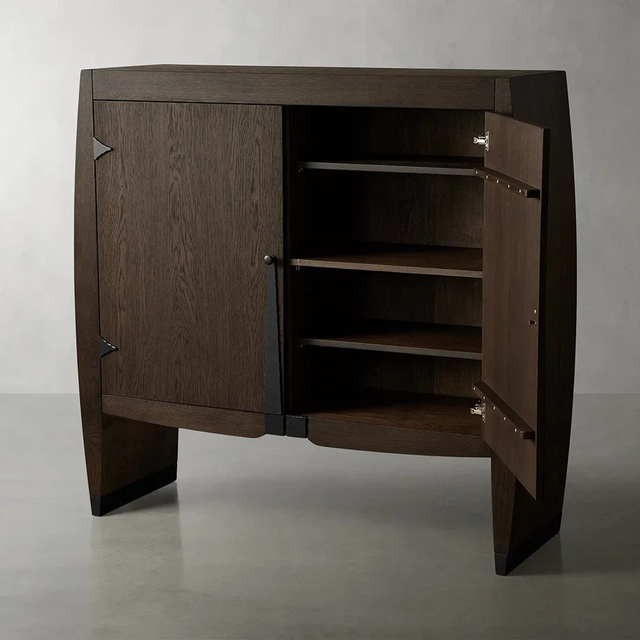 Oak artístico - Gabinete de acento de acabado con diseño arqueado