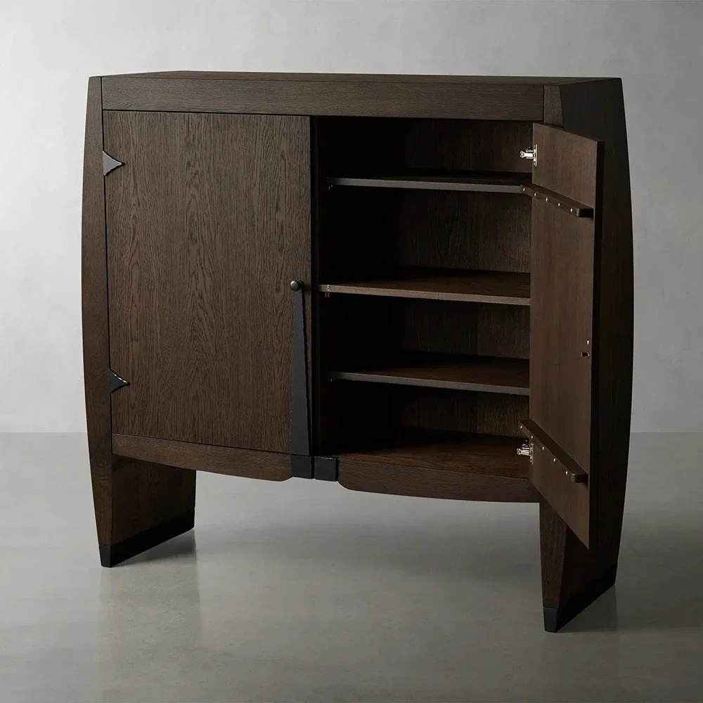 Oak artístico - Gabinete de acento de acabado con diseño arqueado