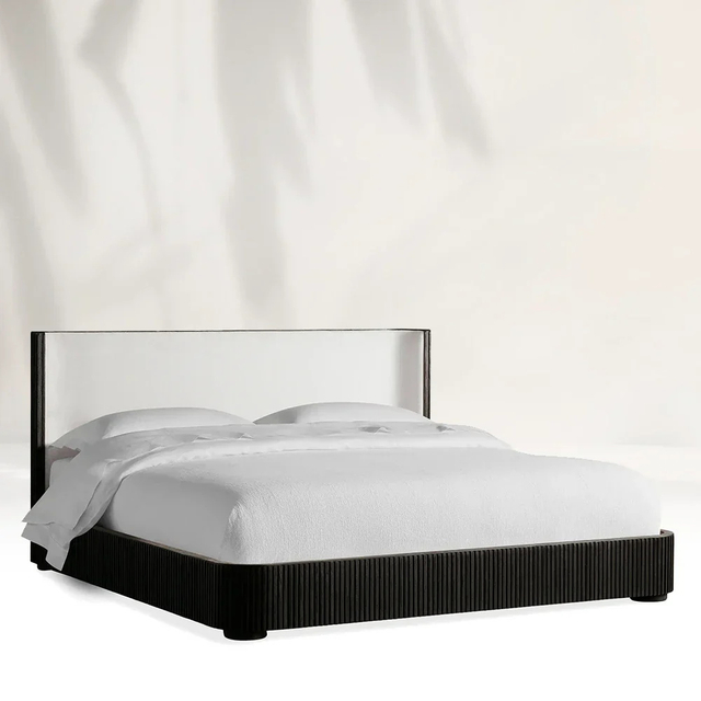 Cama de madera maciza de Finnley