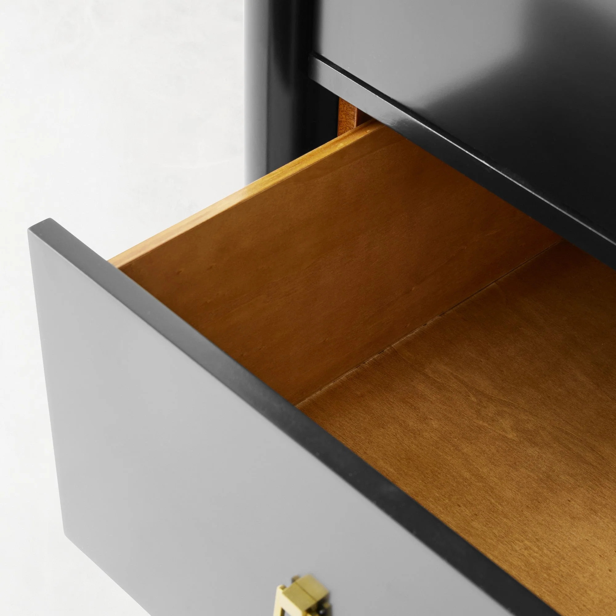 Gabinete de almacenamiento negro de puerta doble con cajón